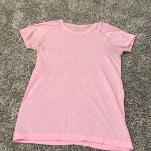 Pink lulu lemon swiftly